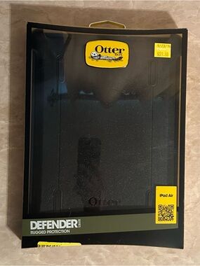 OtterBox Defender Series iPad Air Case in Black